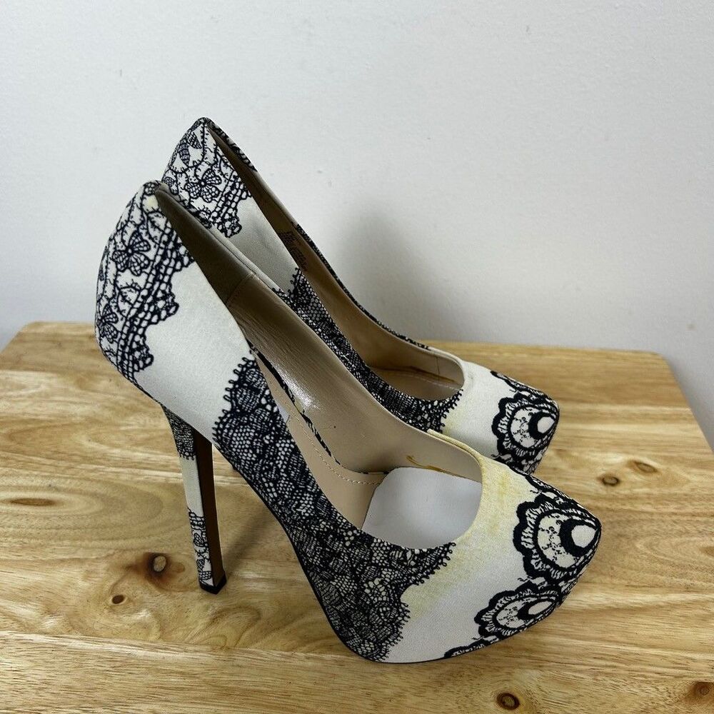 Steve Madden Dejavu Heels Womens 6.5 Black White Lace Print Platform Pumps